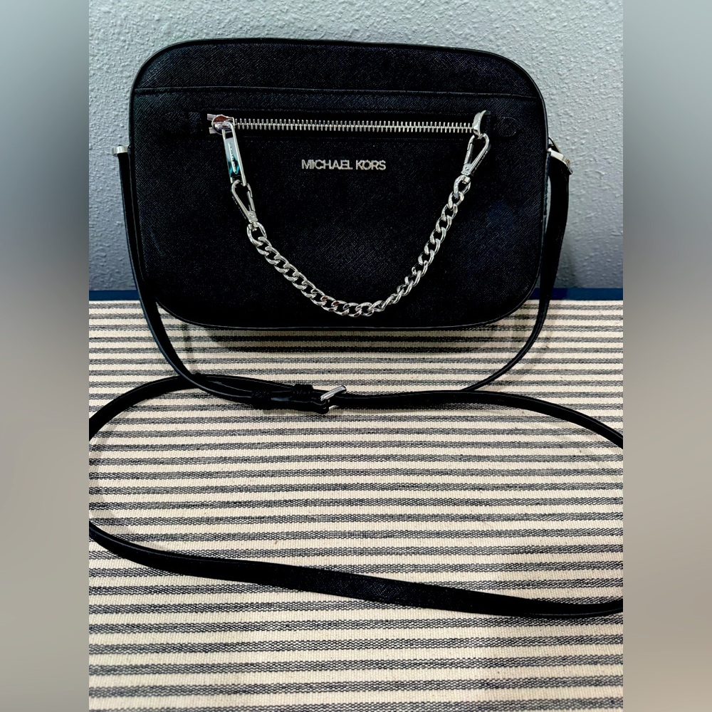 Michael Kors Elegant Black Crossbody Bag